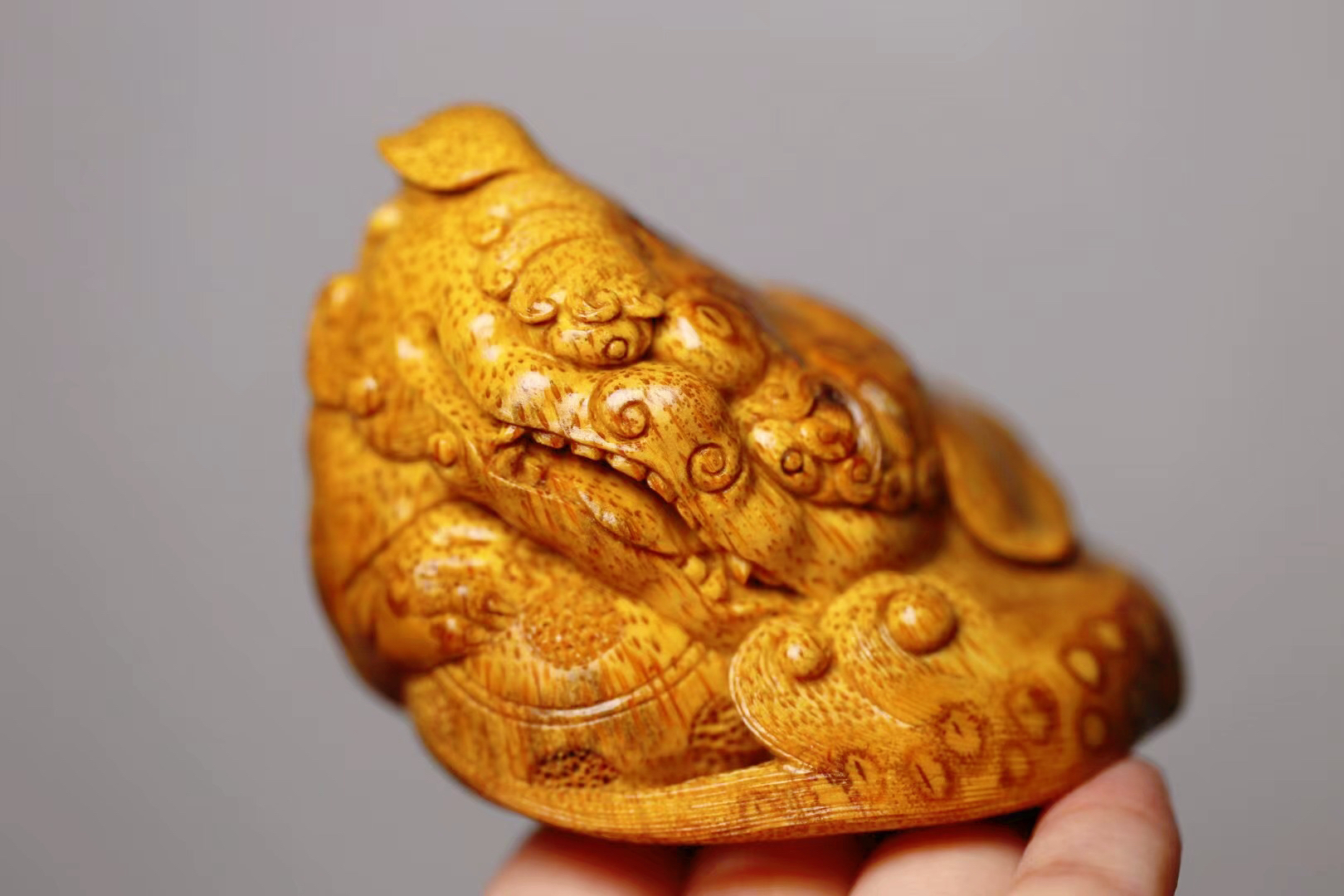 竹根雕异形竹狮子题材