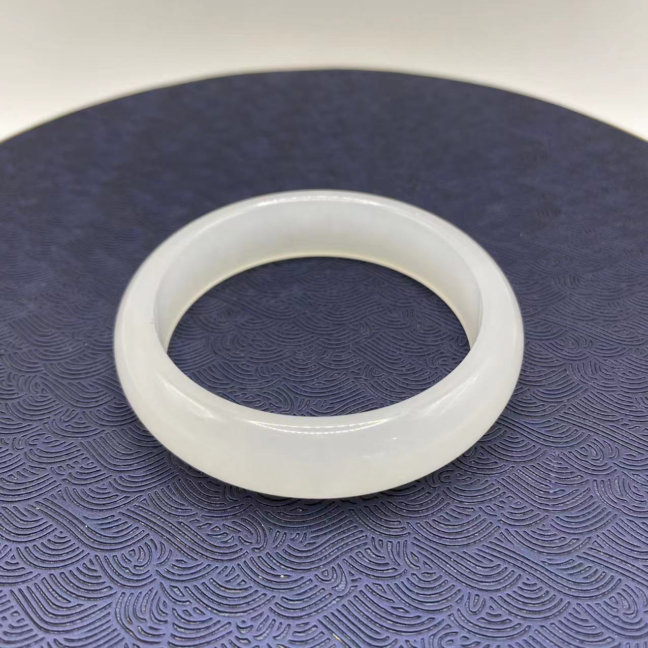 647百搭款翡翠白月光手镯