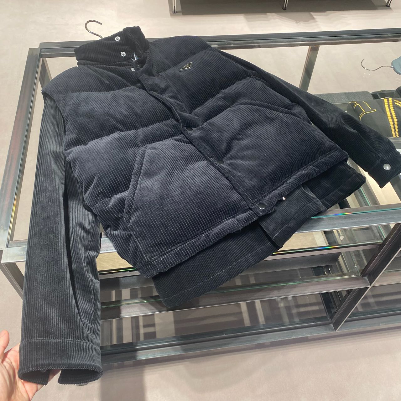 未使用 Prada/普拉达 prada 男款灯芯绒马甲