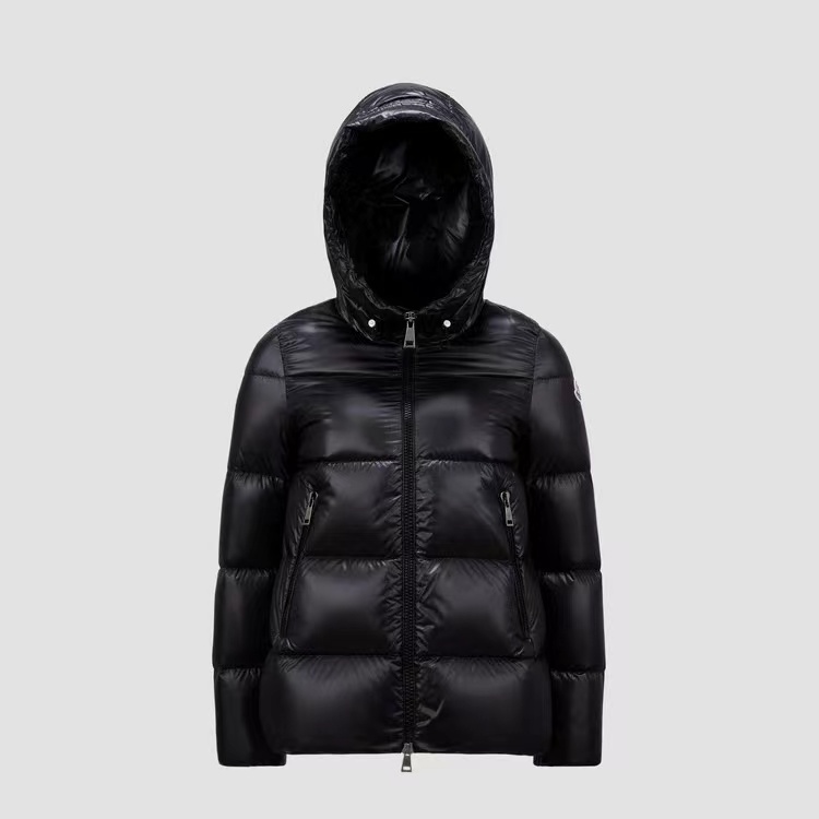 全新未使用 MONCLER 女款 seritte 保暖羽绒服 