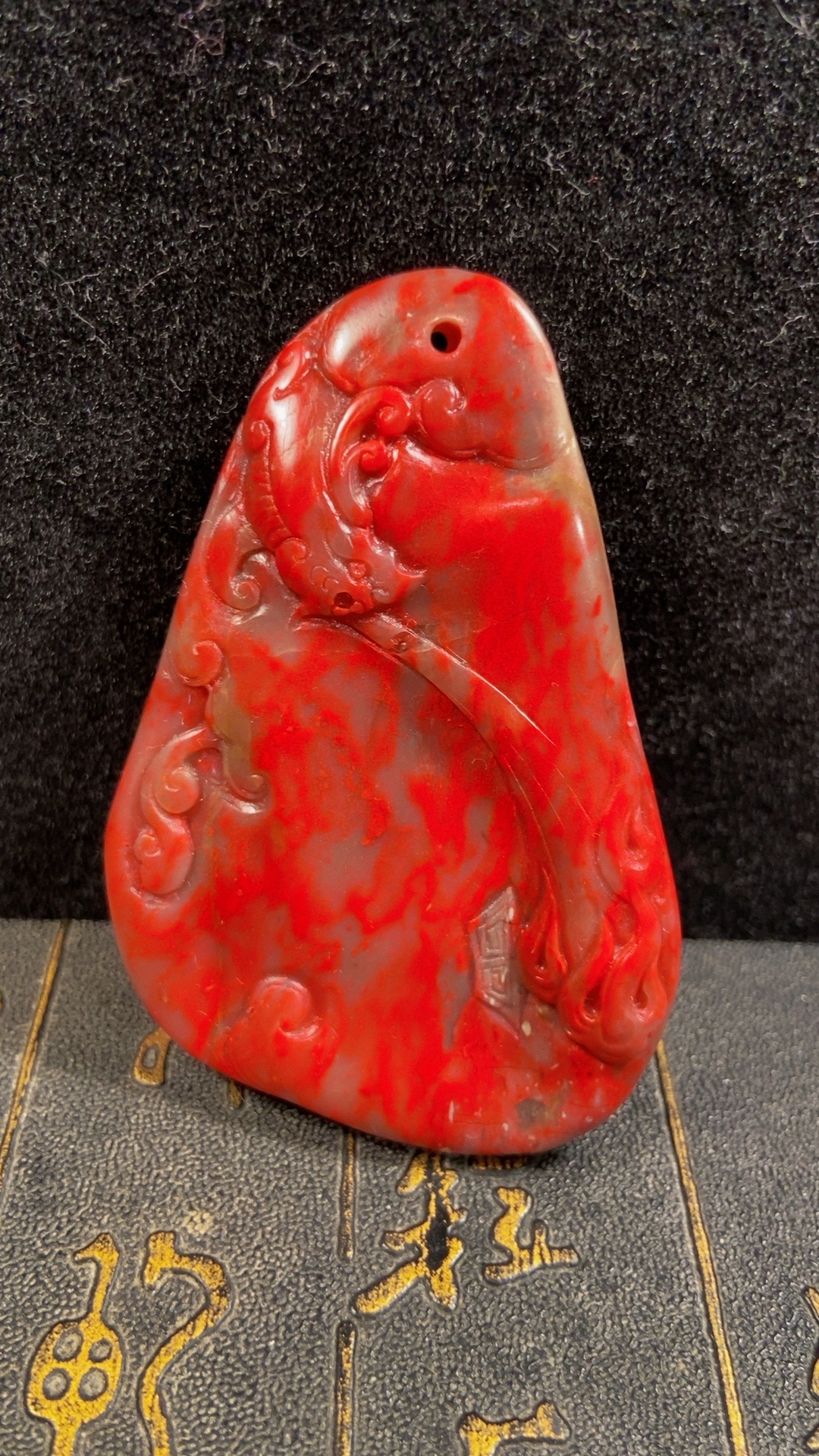 昌化鸡血石挂件，龙腾盛世，血色好，质地清爽