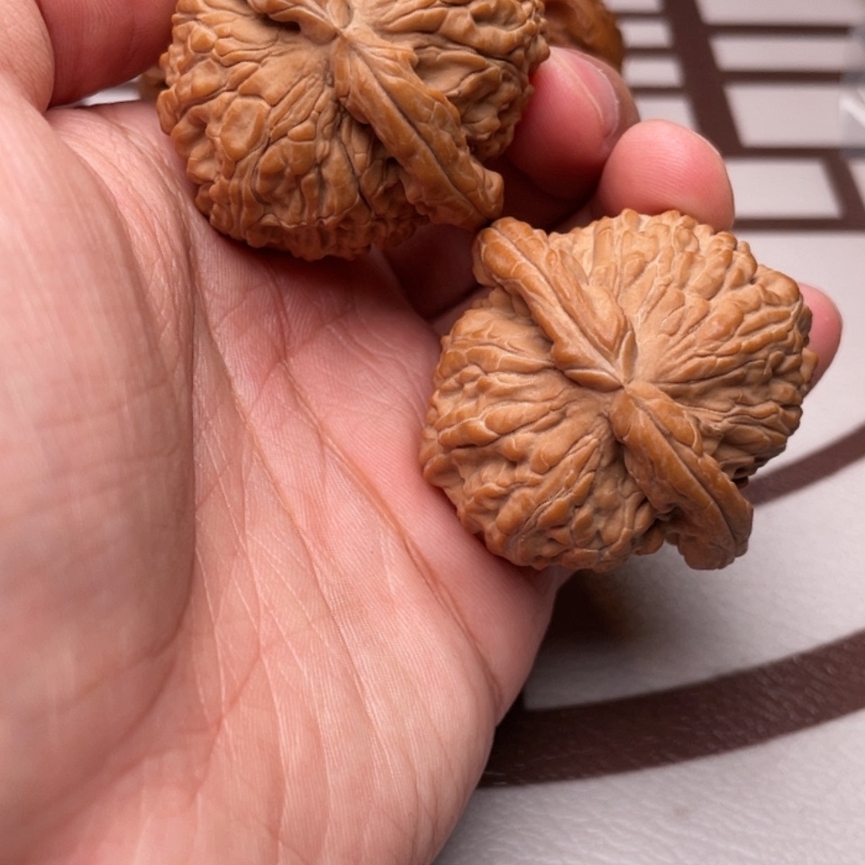 【闪购商品】文玩核桃吊坠?****间