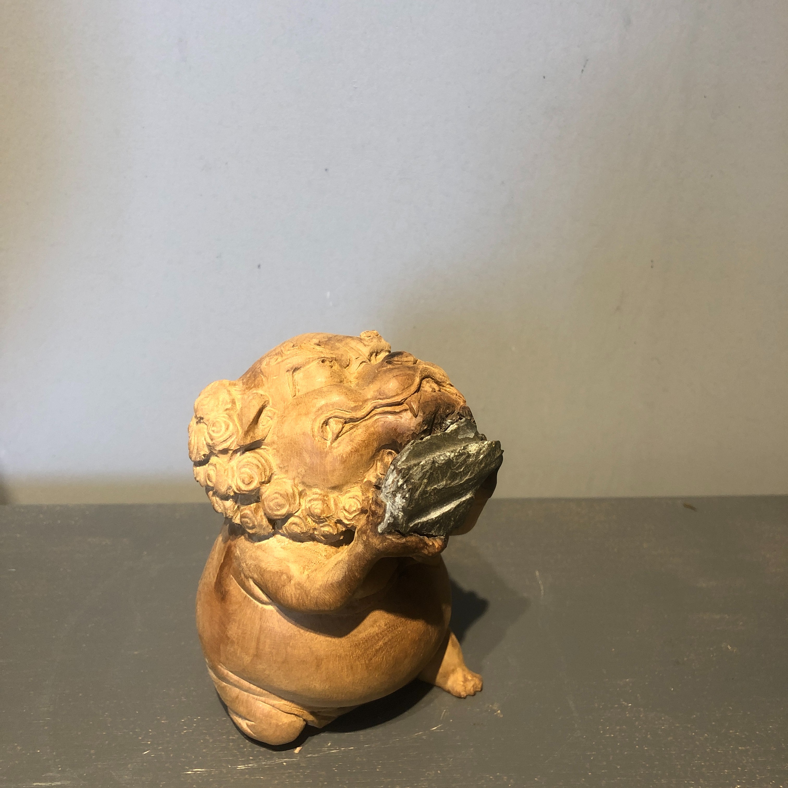 摆件/木雕/工艺品/小叶金丝楠Q版狮子/长宽高11-7-7（cm）