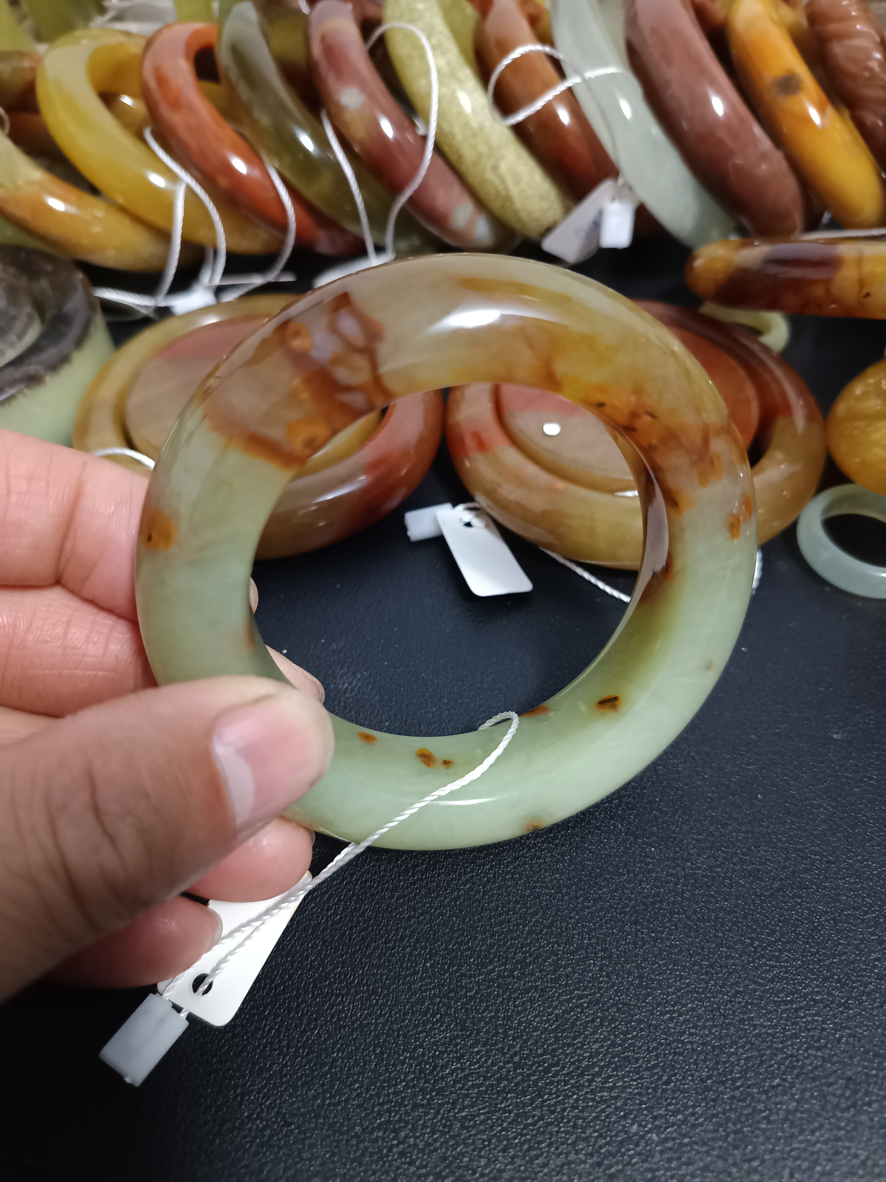 纯天然岫玉花玉手镯