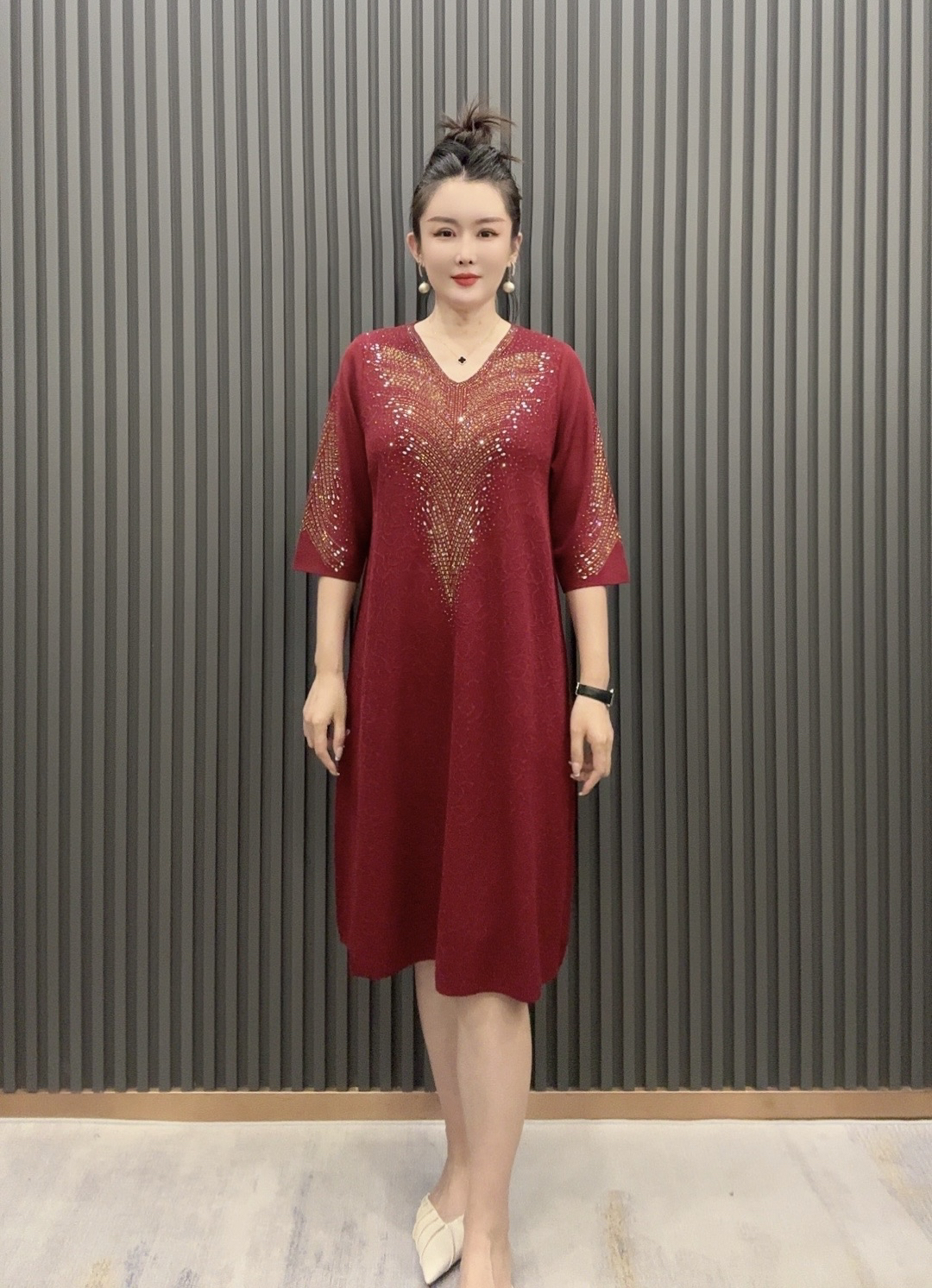 610392时尚女士新款爆款针织中袖连衣裙宽松连衣裙大码妈妈装显瘦