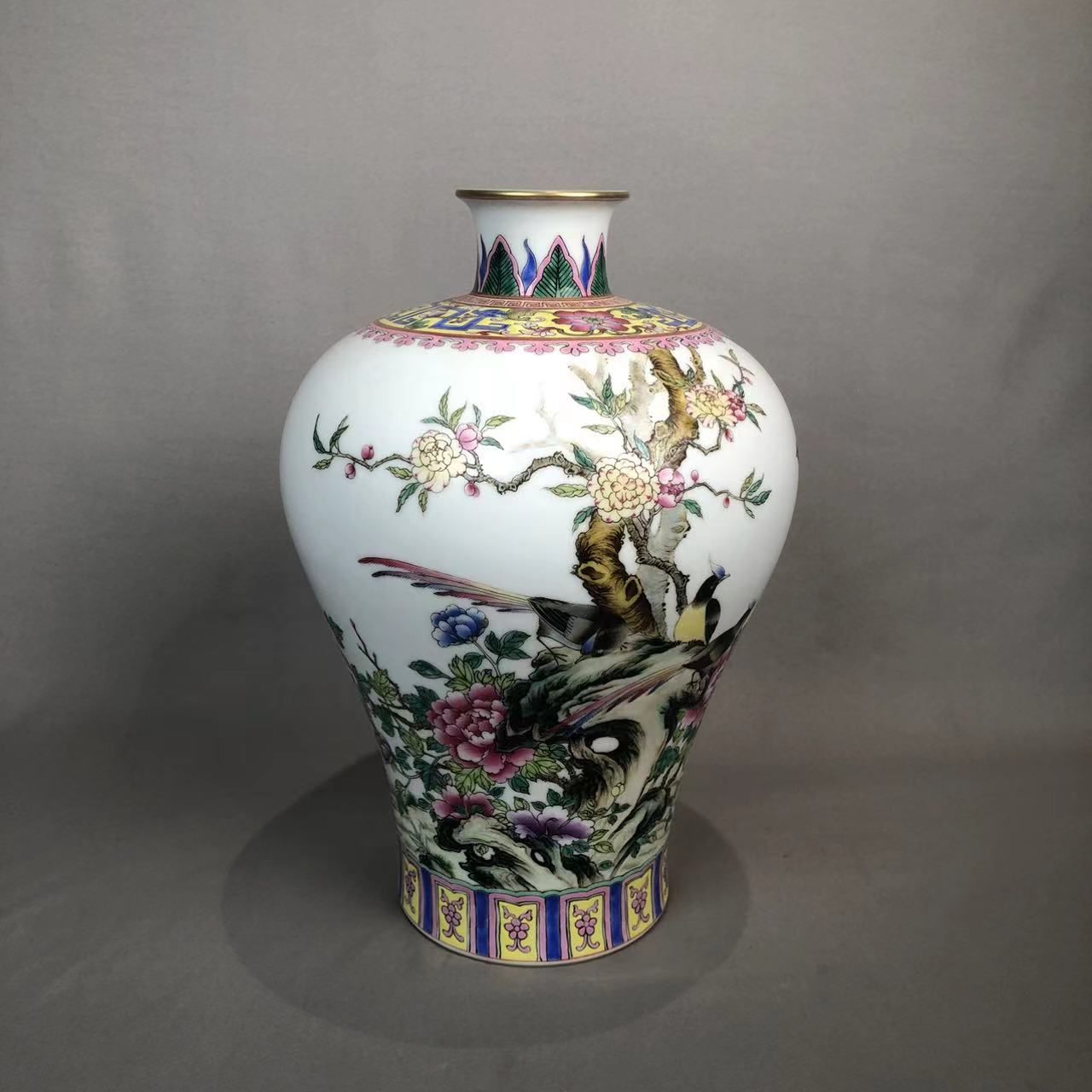 清乾隆粉彩花鸟纹梅瓶B2-104