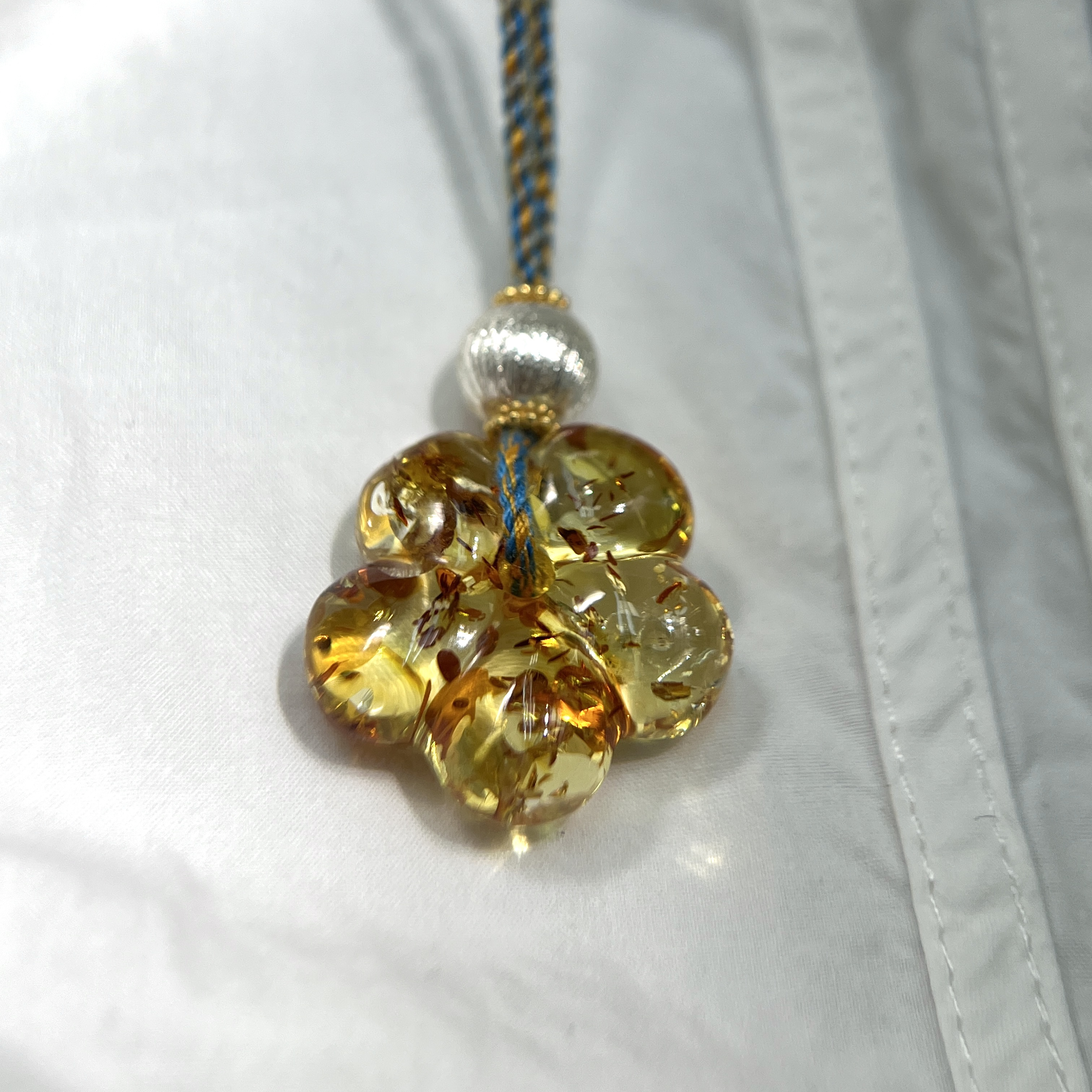 有钱花-天然花珀琥珀花朵吊坠毛衣链原创设计时尚多样性发其一