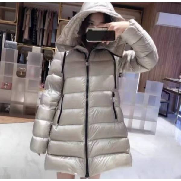 妃鱼/盟可睐/锦纶/羽绒服/95新/市场价16800/z1015