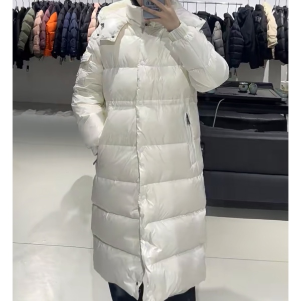妃鱼/盟可睐/聚酰胺/羽绒服/95新/市场价21900/双1004