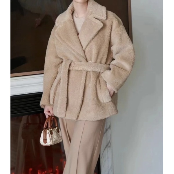 妃鱼/麦丝玛拉/丝缎、羊毛、亮片/大衣/95新/市场价12900/M0824