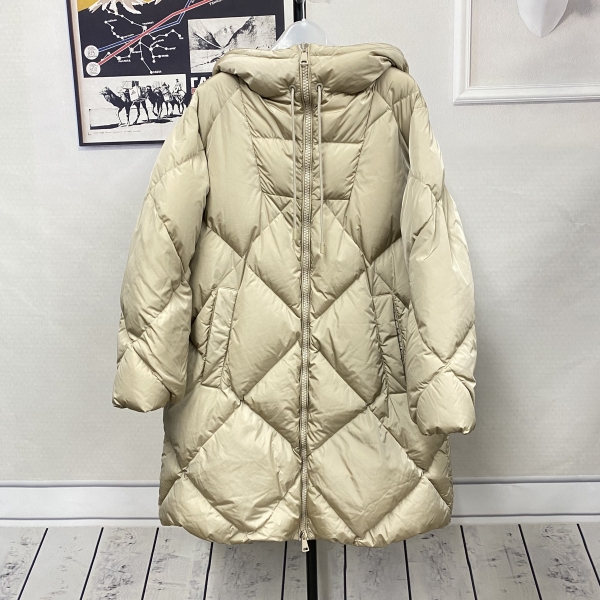妃鱼/麦丝玛拉/聚酯纤维/羽绒服/95新/市场价16700/灵0927