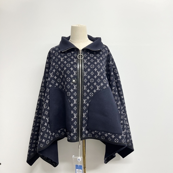妃鱼/路易威登/丝缎、羊毛、亮片/斗篷/95新/市场价35100/灵0826