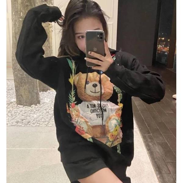 妃鱼/莫斯奇诺/棉/卫衣/95新/市场价0/灵0818
