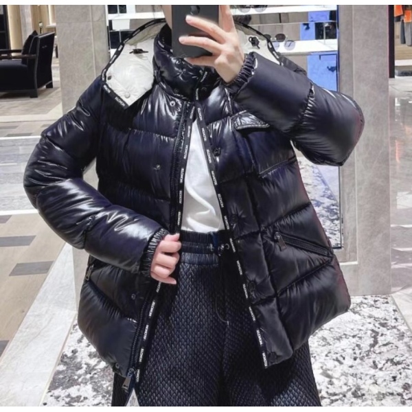 妃鱼/盟可睐/聚酰胺/羽绒服/95新/市场价17800/z1015