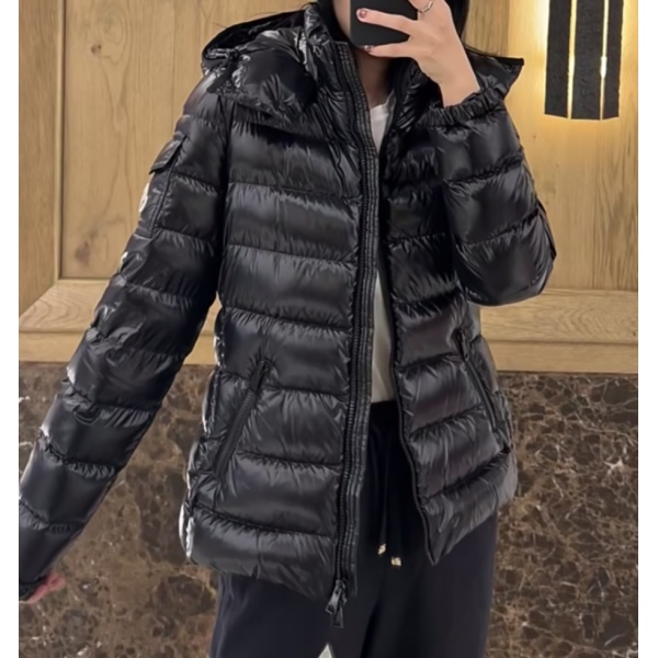 妃鱼/盟可睐/聚酰胺/羽绒服/95新/市场价15000/M0925