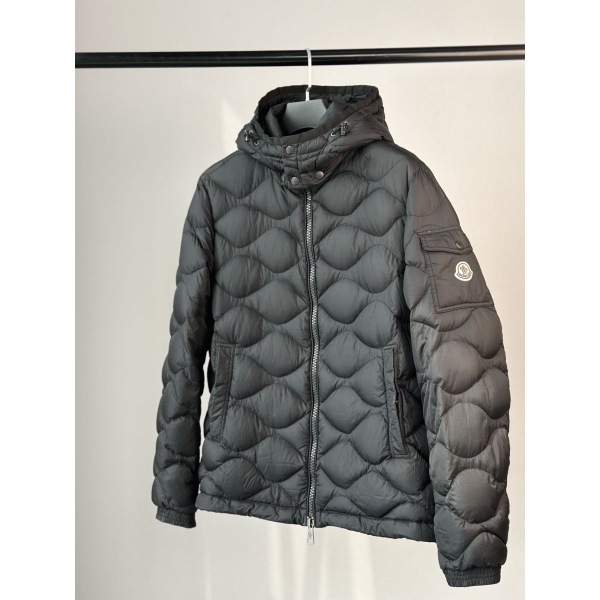 妃鱼/盟可睐/无/羽绒服/95新/市场价20000/z1023