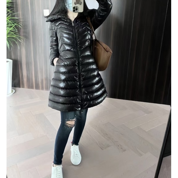 妃鱼/盟可睐/聚酰胺/羽绒服/95新/市场价15000/灵0824
