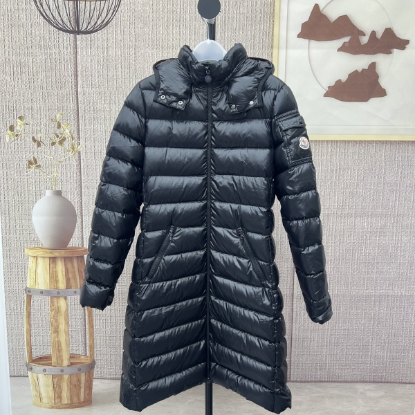 妃鱼/盟可睐/聚酰胺/羽绒服/95新/市场价13000/M0826