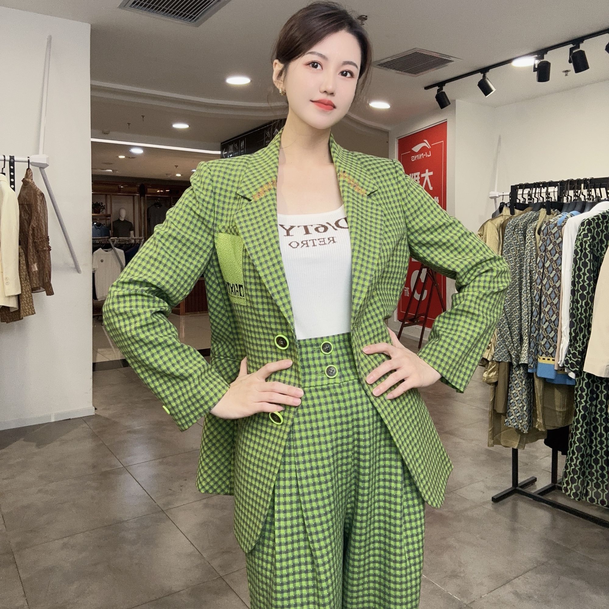 轻奢女装气质格子西装外套