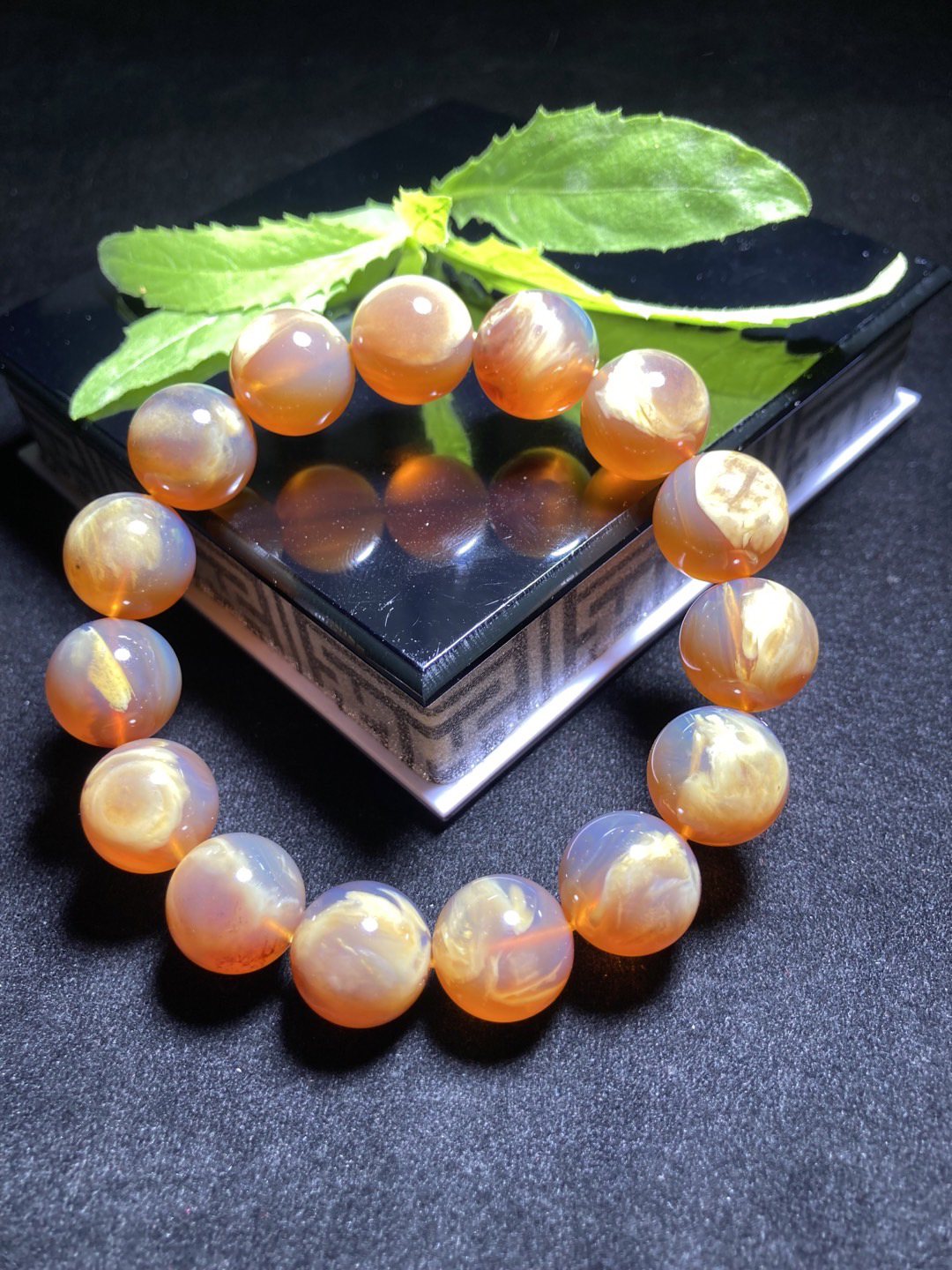 白蜜蜡红蜜妖花完美手串