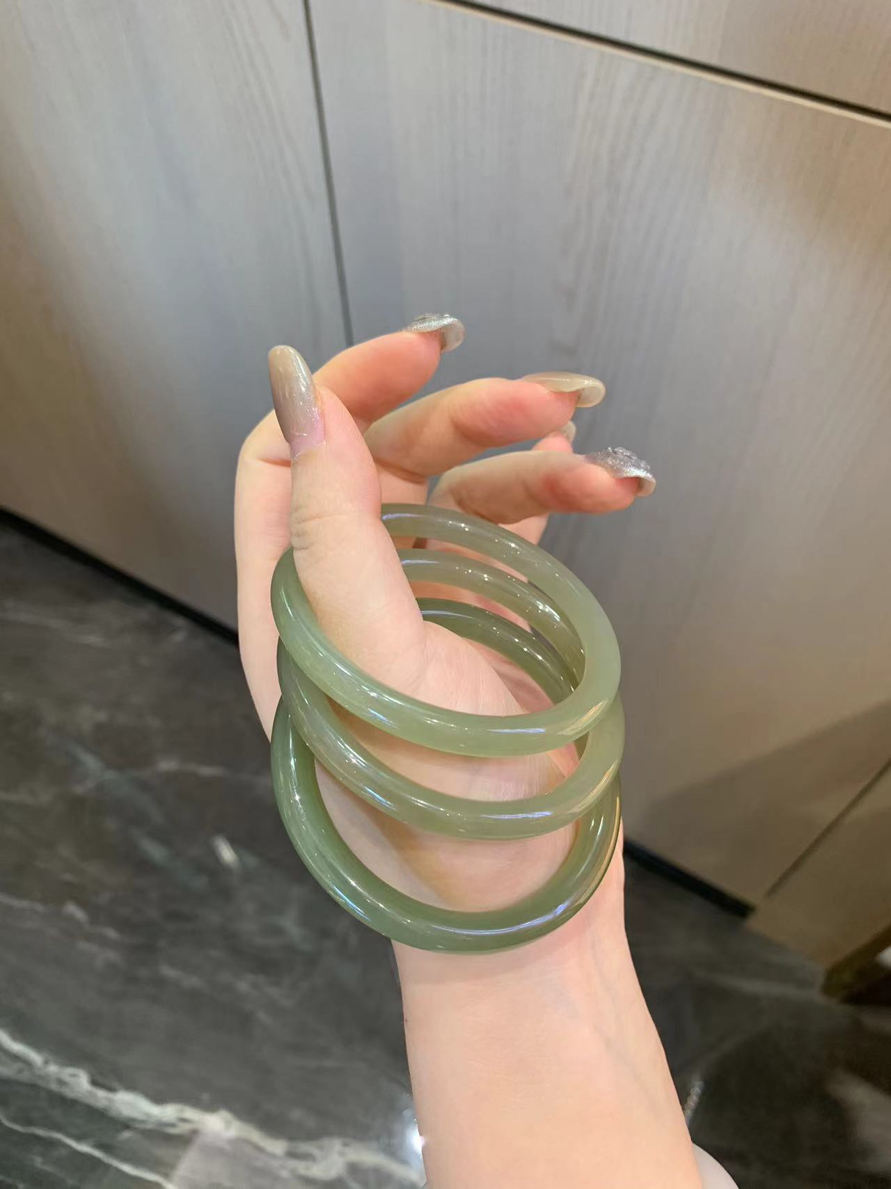 玉在东方和田玉初映镯晴水镯建议拍大2个圈多样性发货发其一气质