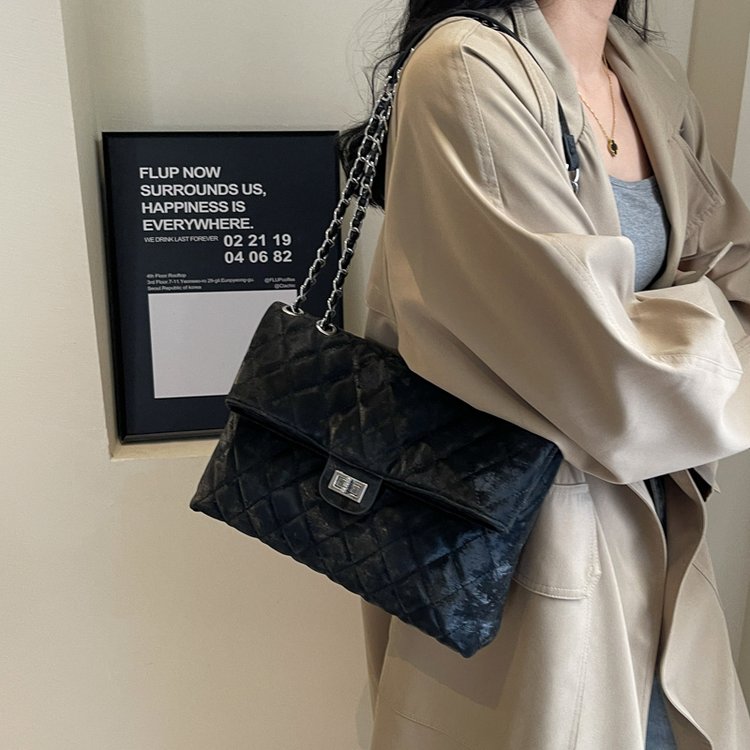 菱格绣线小包包2023新款女包秋冬季流行爆款链条斜挎包时尚小方包
