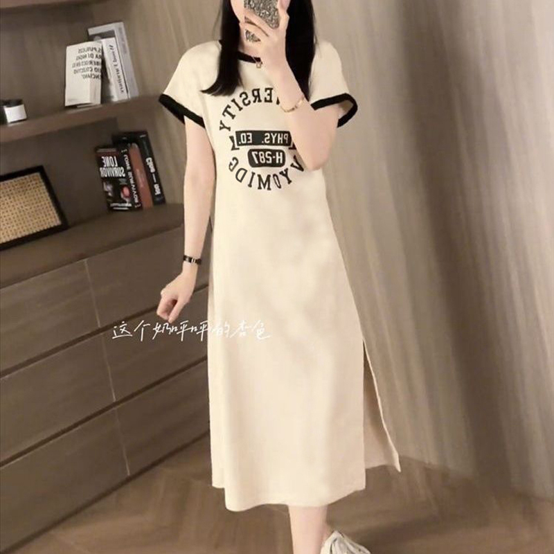 【宠粉福利】夏季女短袖连衣裙宽松显瘦修身时尚圆领t恤开叉裙240