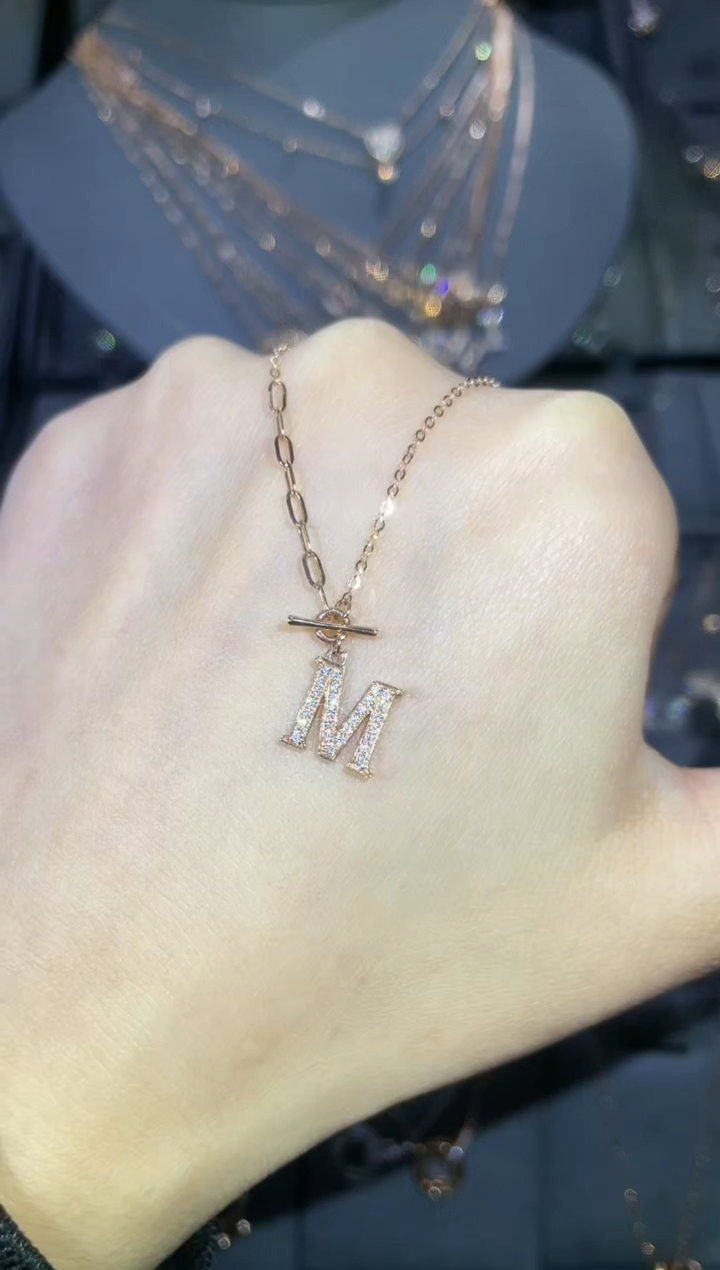 【闪购商品】钻石套链18K金镶嵌18K金玫 多人 字母M