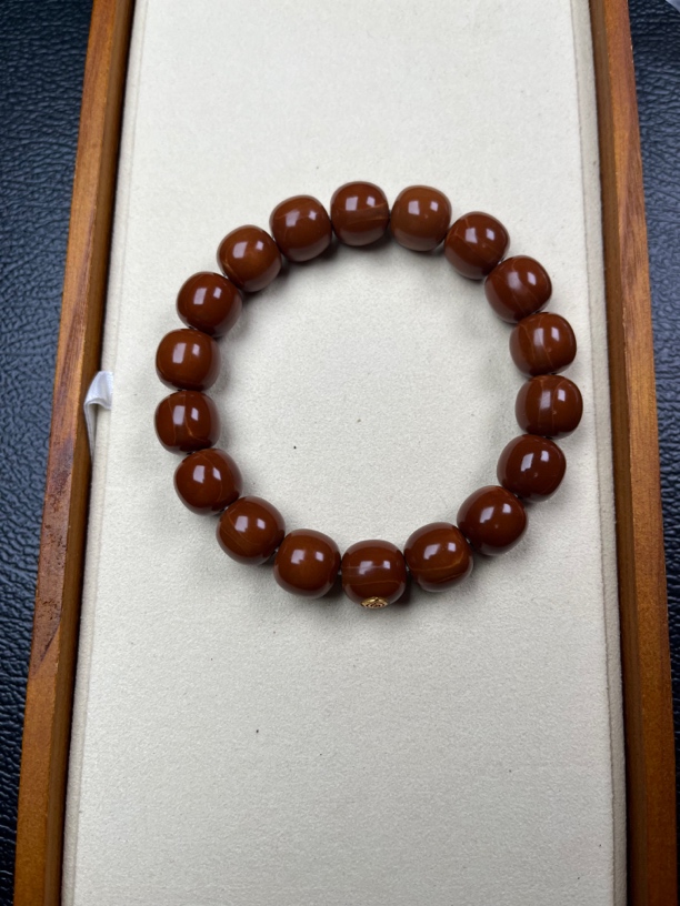 非金属木质手链 橄榄核老型，树王老料，红透亮，尺寸1.2×1.15