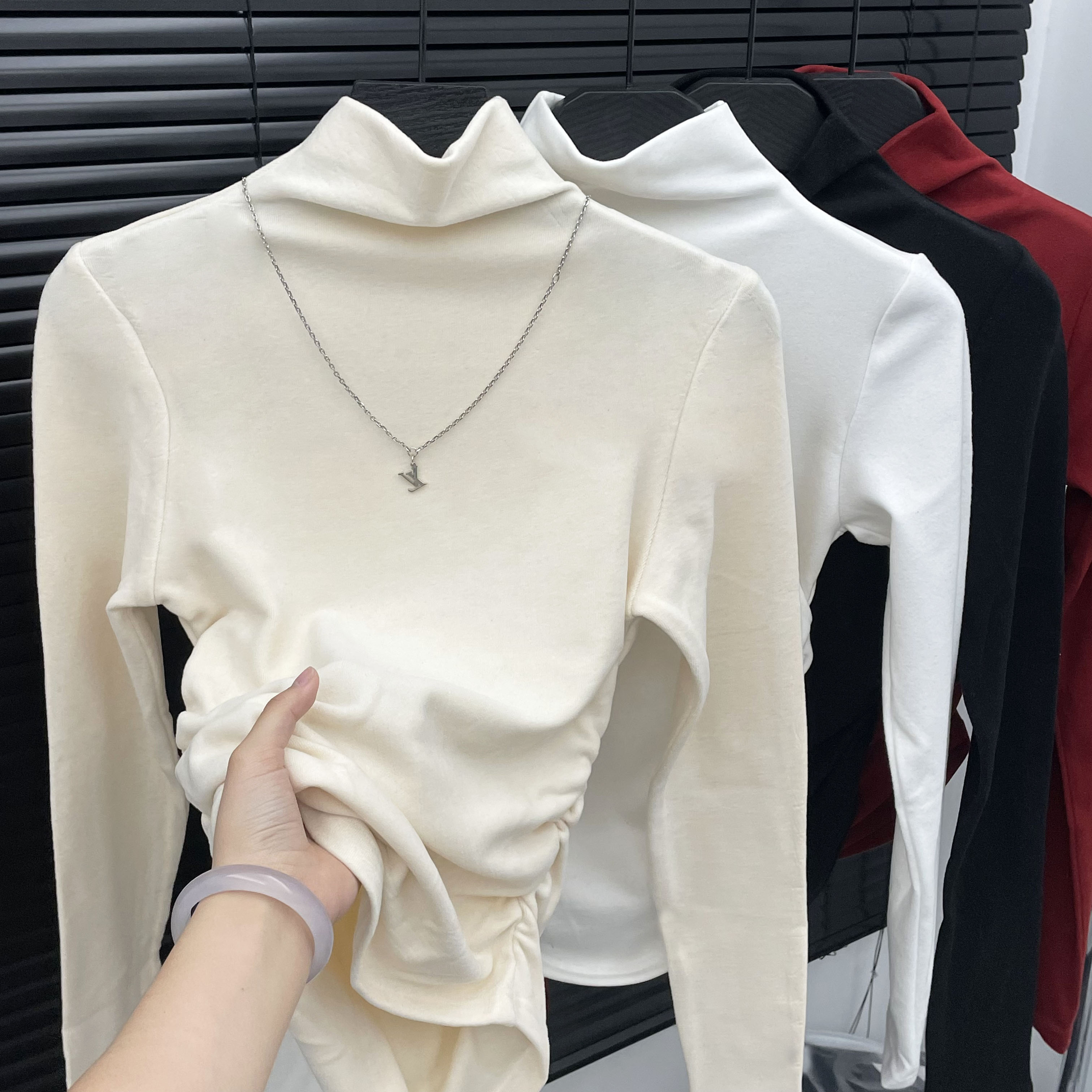 美式正肩半高领德绒打底上衣舒适毛绒褶皱收腰设计感简约长袖女