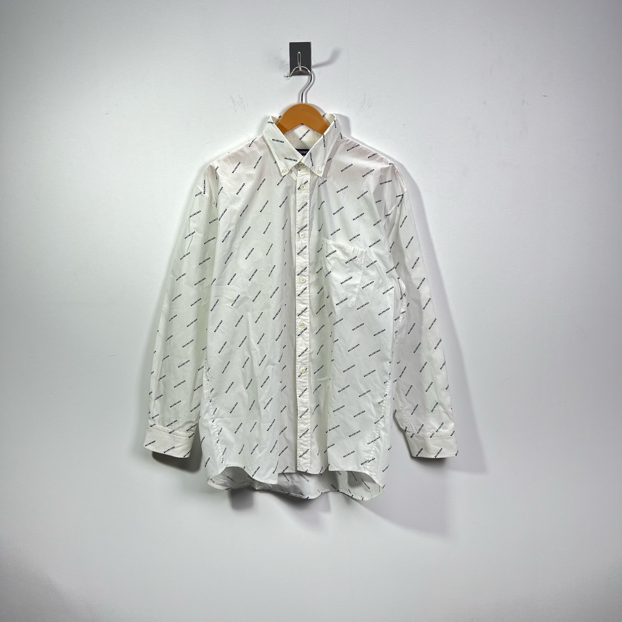 99新 Balenciaga/巴黎世家 弹幕满印白色衬衫 准新 38码 #2205