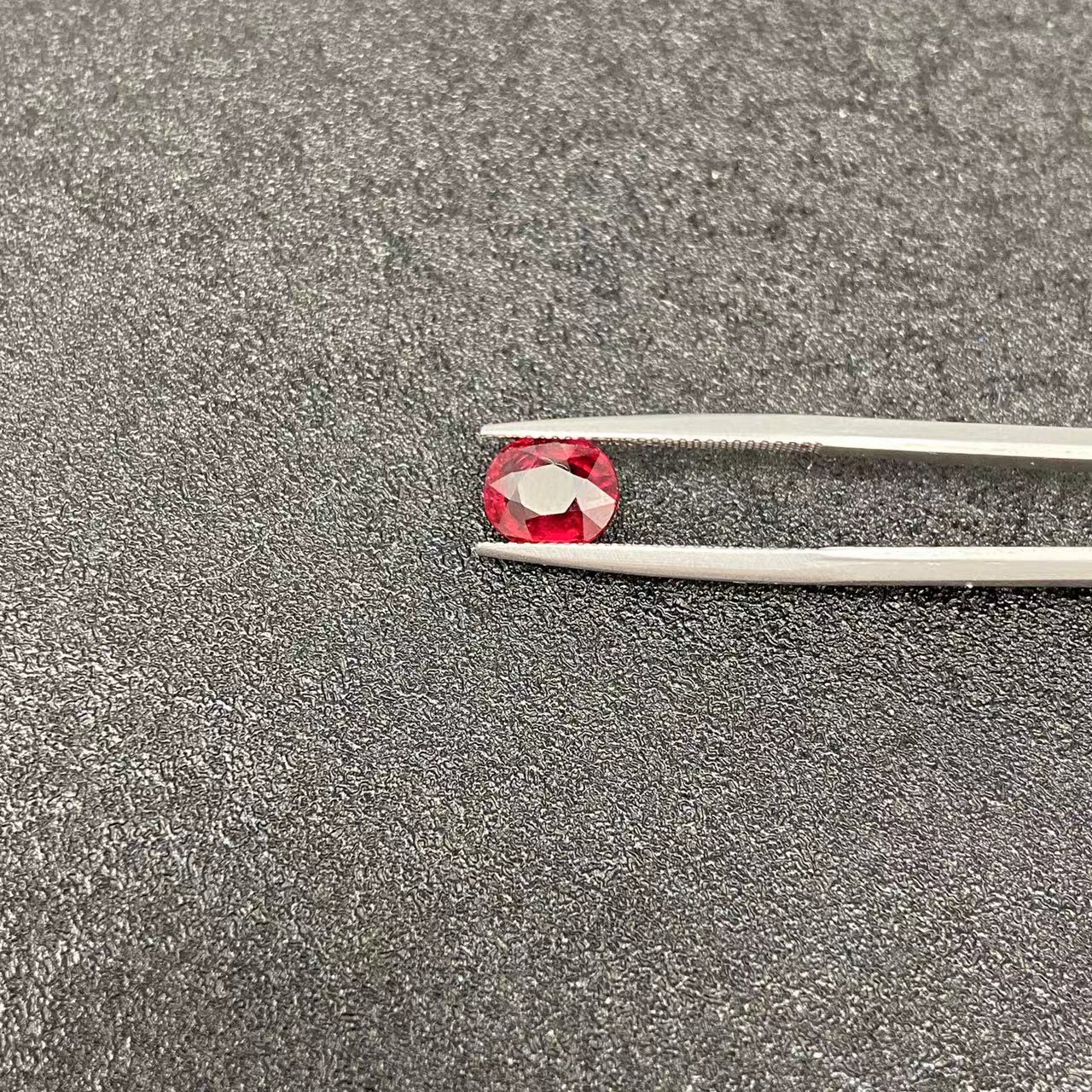 1113-L3 碧玺卢比来 2.24ct