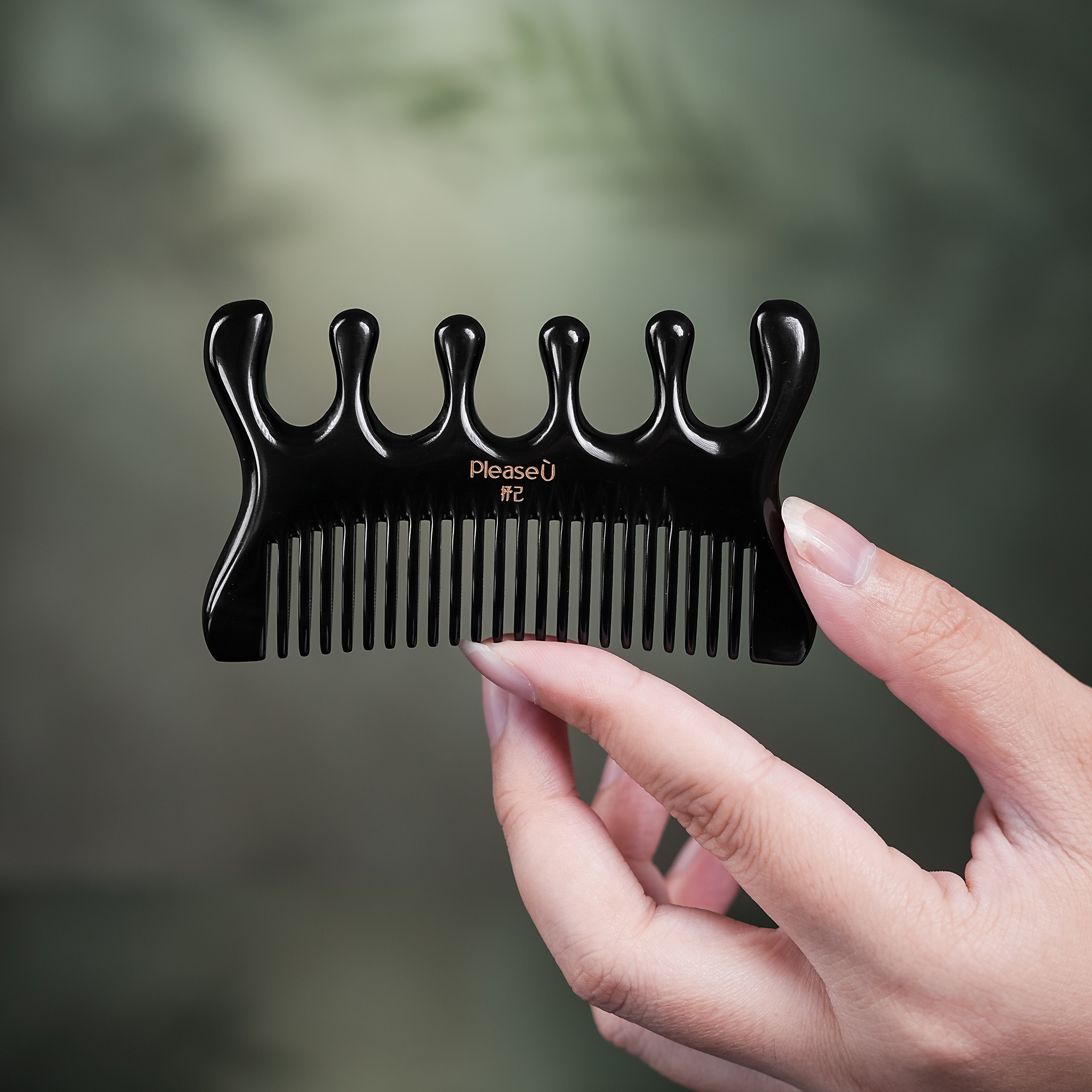 【抒己·白水黑金刚】办公室神器牛角按摩梳