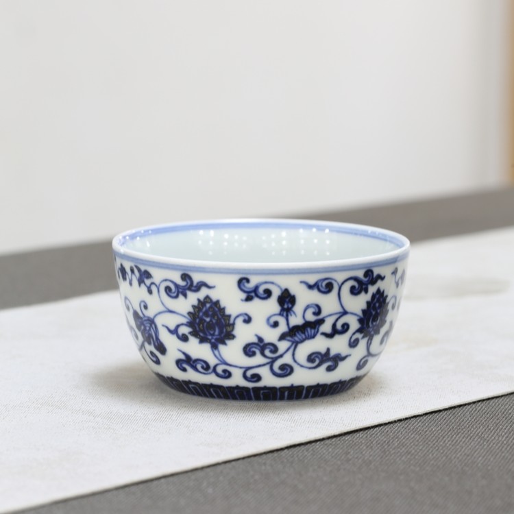 片云晚谷 缠枝缸杯 青花品杯