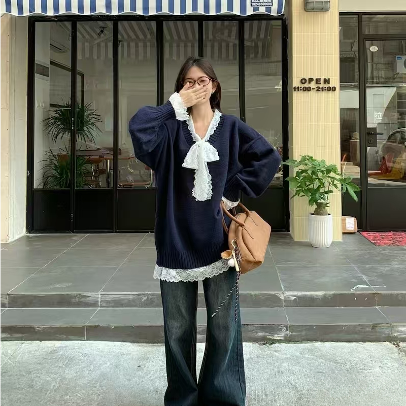韩系蕾丝拼接v领长袖毛衣女秋季慵懒风小众宽松显瘦别致套头上衣