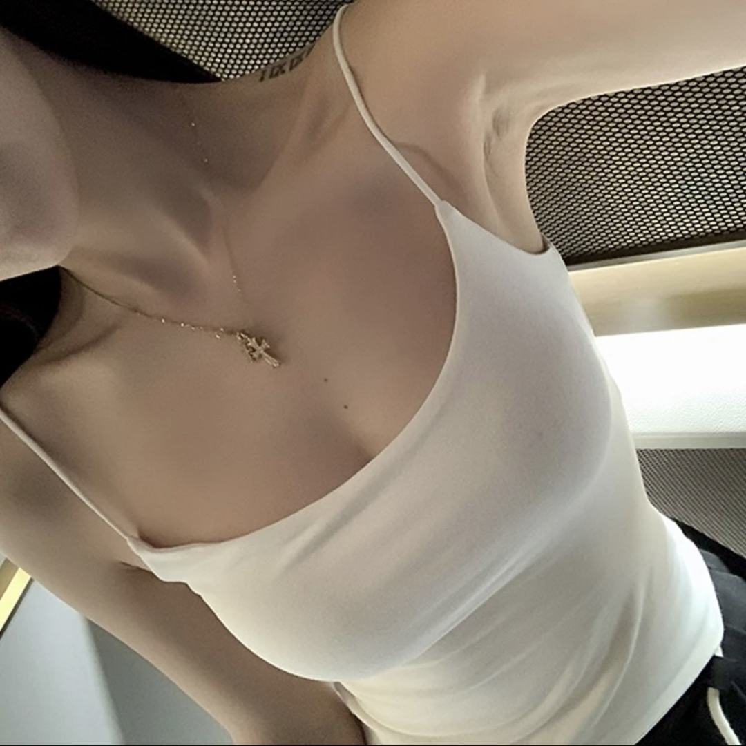 春夏通勤新款网红女背心打底自带胸垫显瘦百搭纯色美背修身吊带