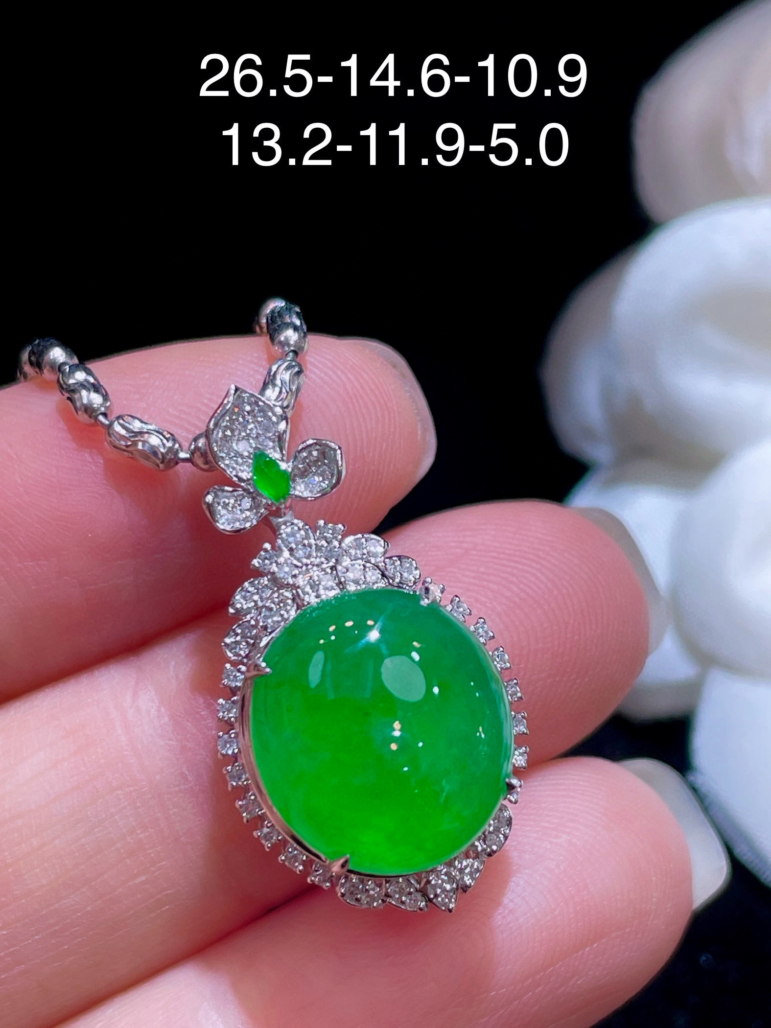 天然缅甸A货翡翠满绿蛋面吊坠18k金镶嵌钻石