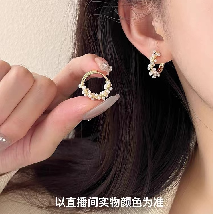铜合金耳饰 A022 金色法式珠珠麻花圈圈耳环女复古设计感气质耳圈