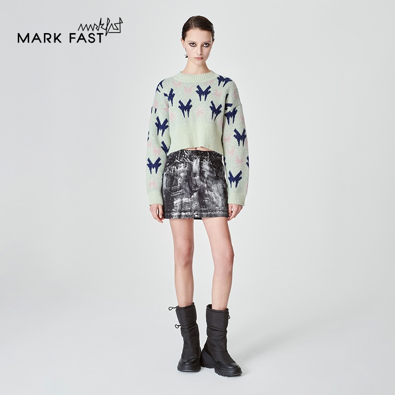 MARKFAST设计师品牌冬季浅灰绿色logo提花圆领针织衫女M1DHW02420