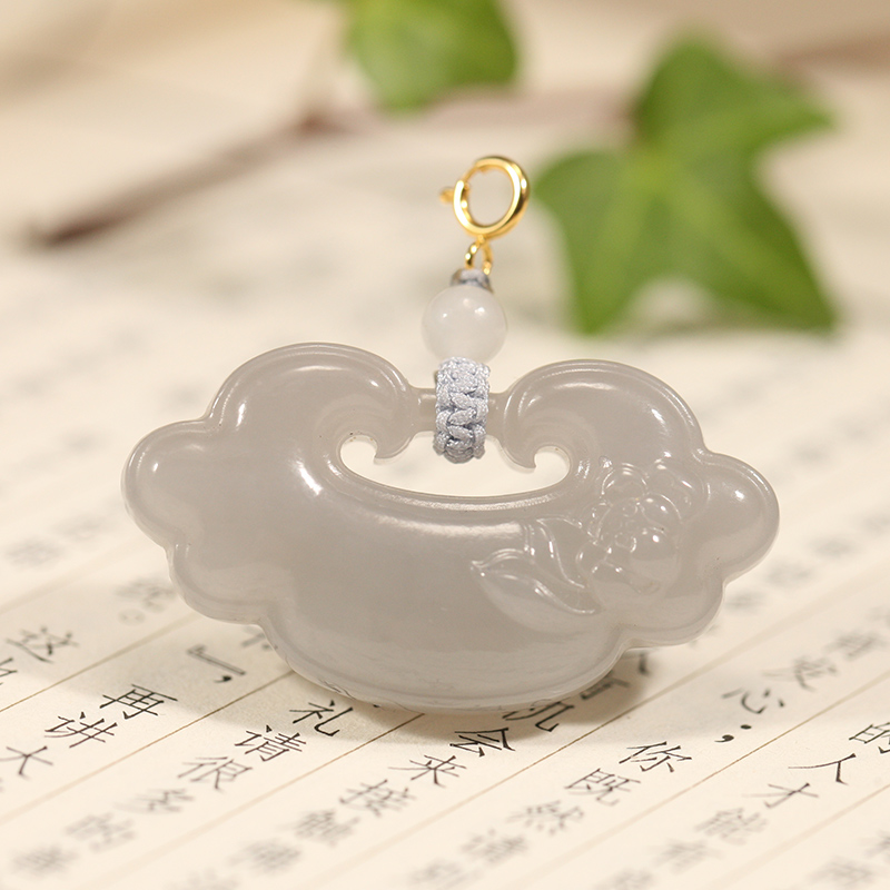 【叶叶珠宝】459 G 和田玉淡烟紫如意锁18k金 吊坠37*20*10mm