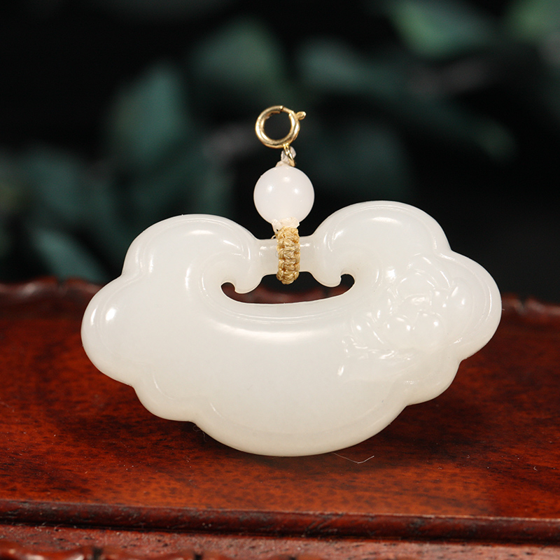 【叶叶珠宝】471 和田玉新疆高清白如意锁+18k金 吊坠 41*24*10mm