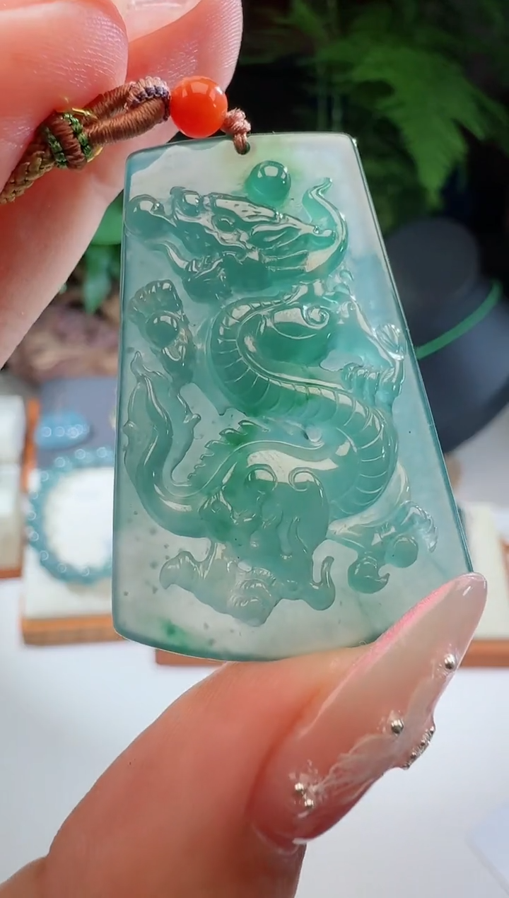 【闪购商品】翡翠颈饰未镶嵌A72龙牌