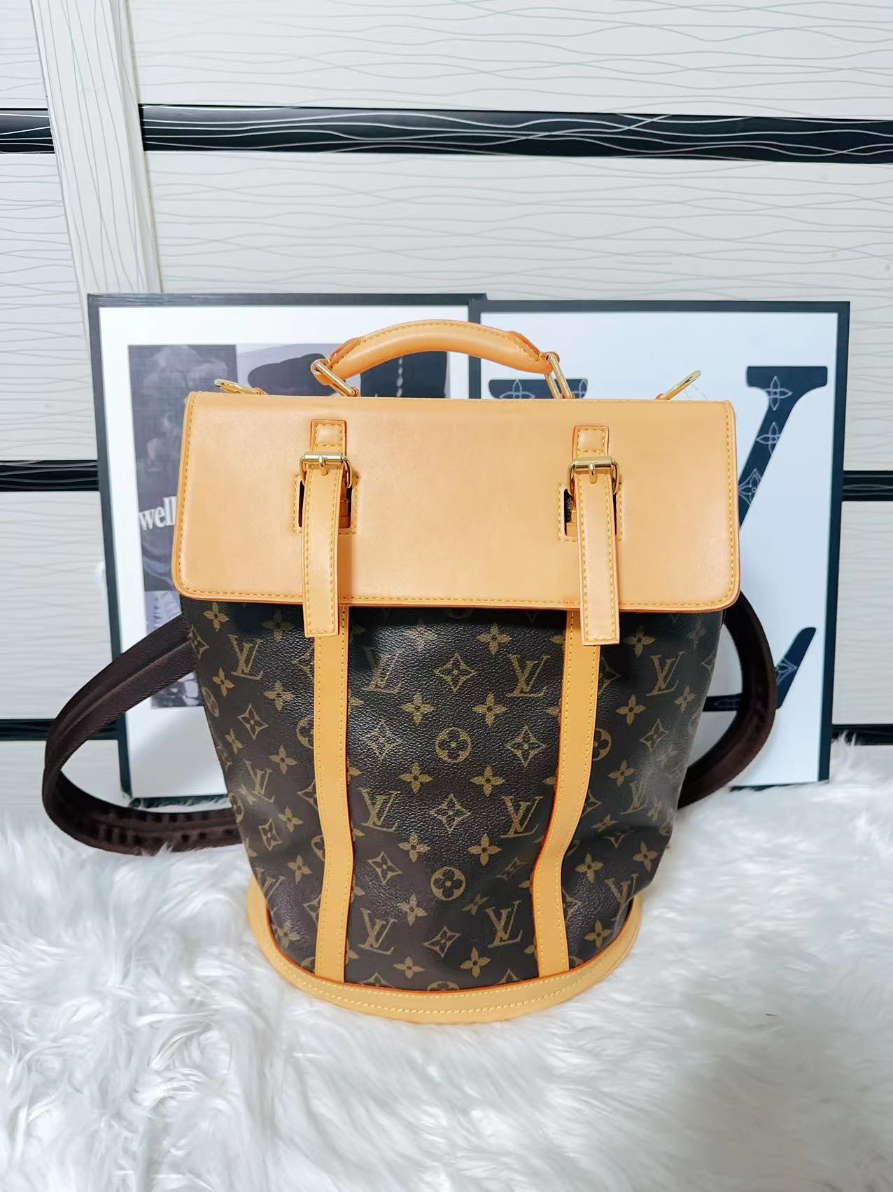 95新 LouisVuitton/路易威登 老花大水双肩背包植鞣革