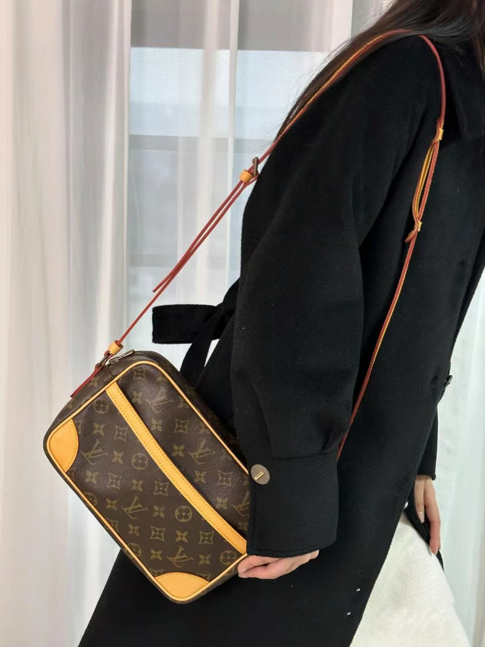 95新 LouisVuitton/路易威登 经典28相机包单肩斜跨/男女通用