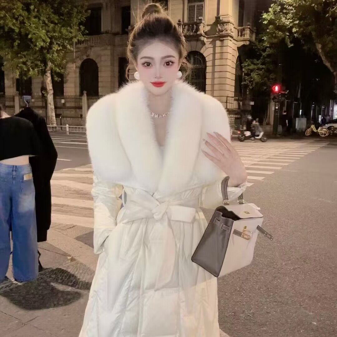 羽绒服女中长款2024新款修身收腰过膝白鸭绒保暖加厚高端毛领外套