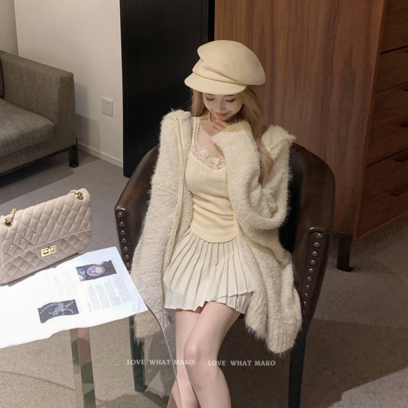 纯欲风三件套装女秋冬蕾丝边吊带背心连帽毛衣外套高腰百褶半身裙