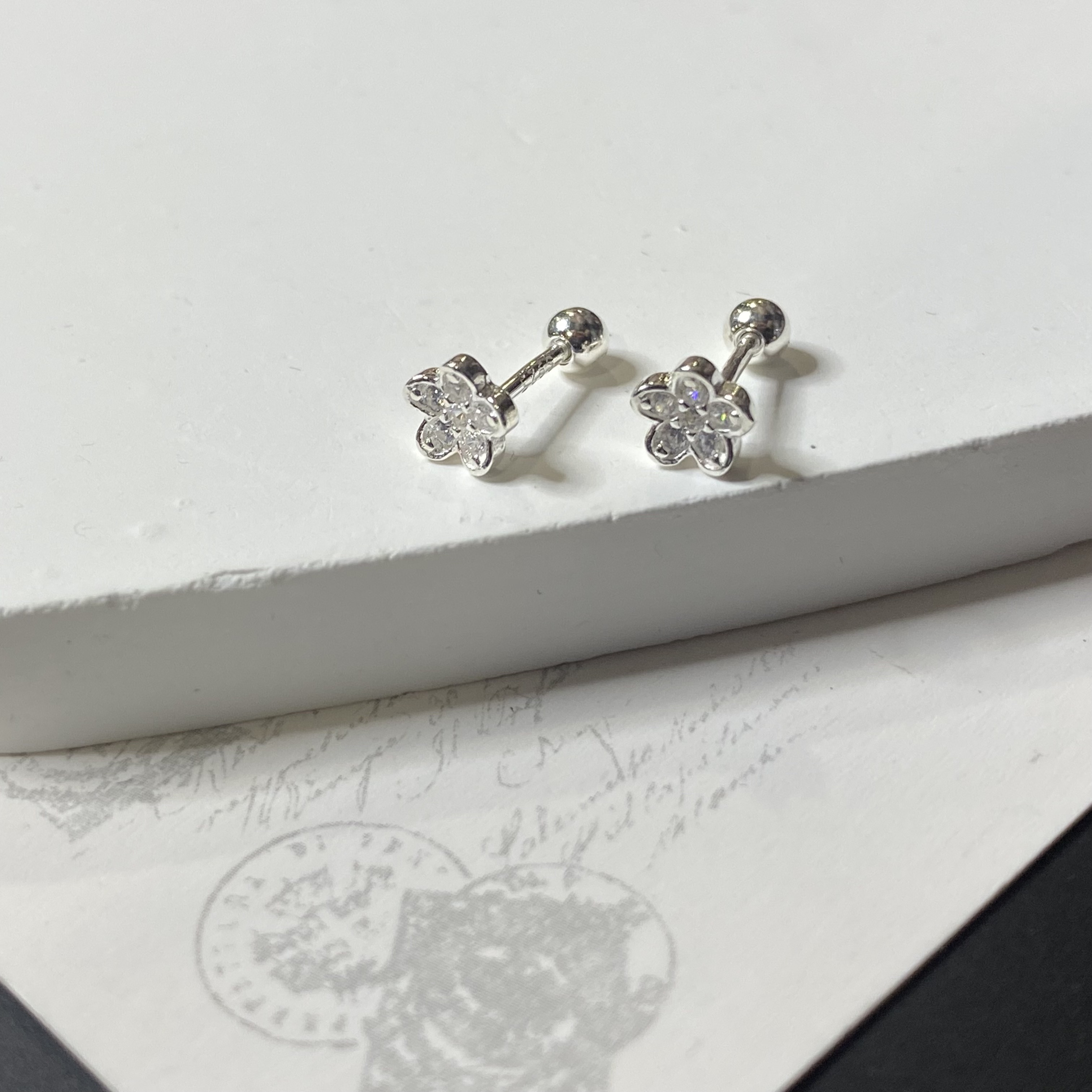 925银耳饰 简约气质小巧螺丝拧扣耳骨钉 5951