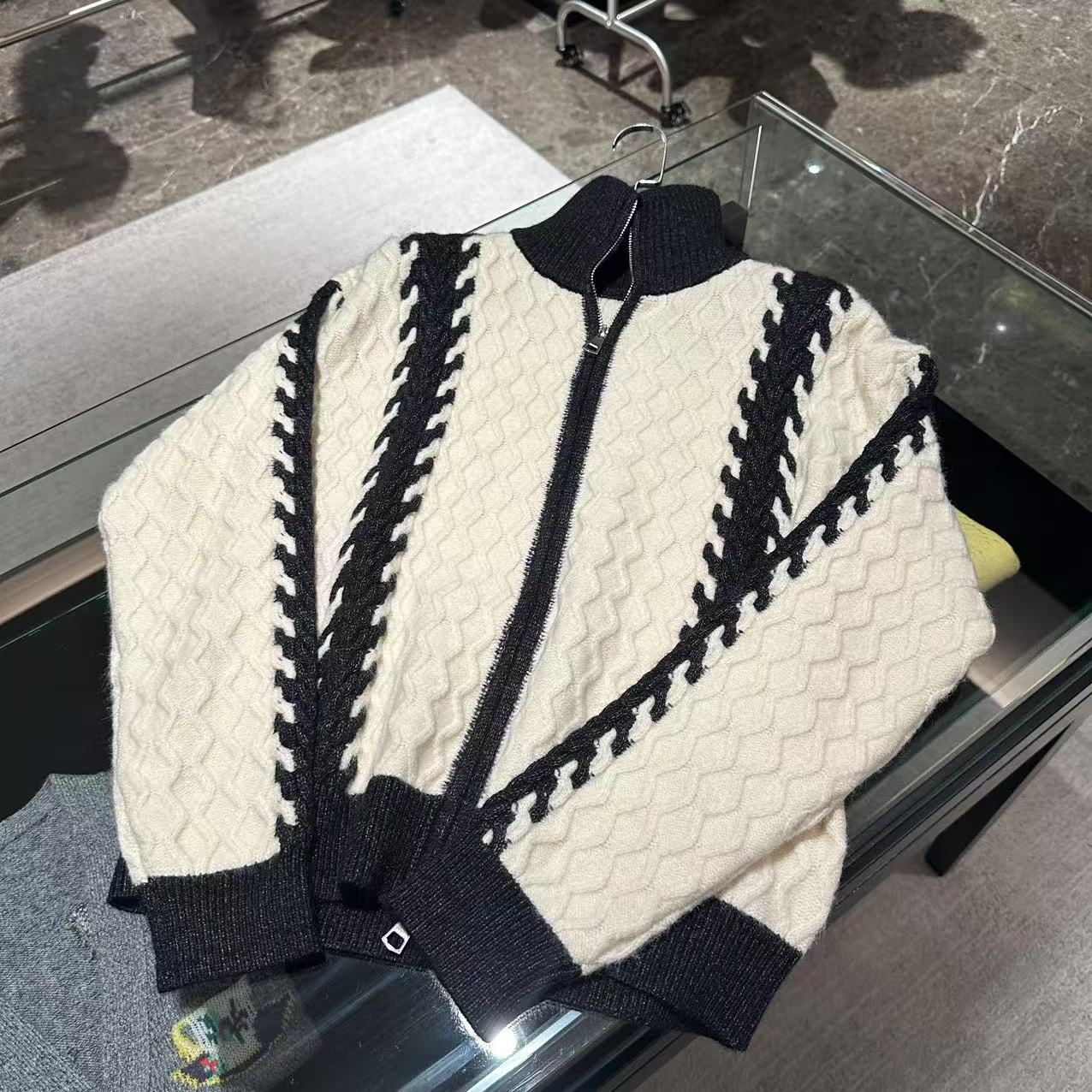 老钱风经典轻奢百搭毛衣外套