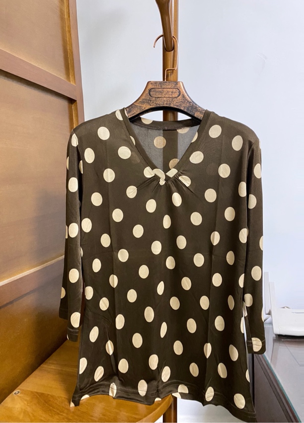 润泽丝绸 咖点上衣（需要吊牌的备注）