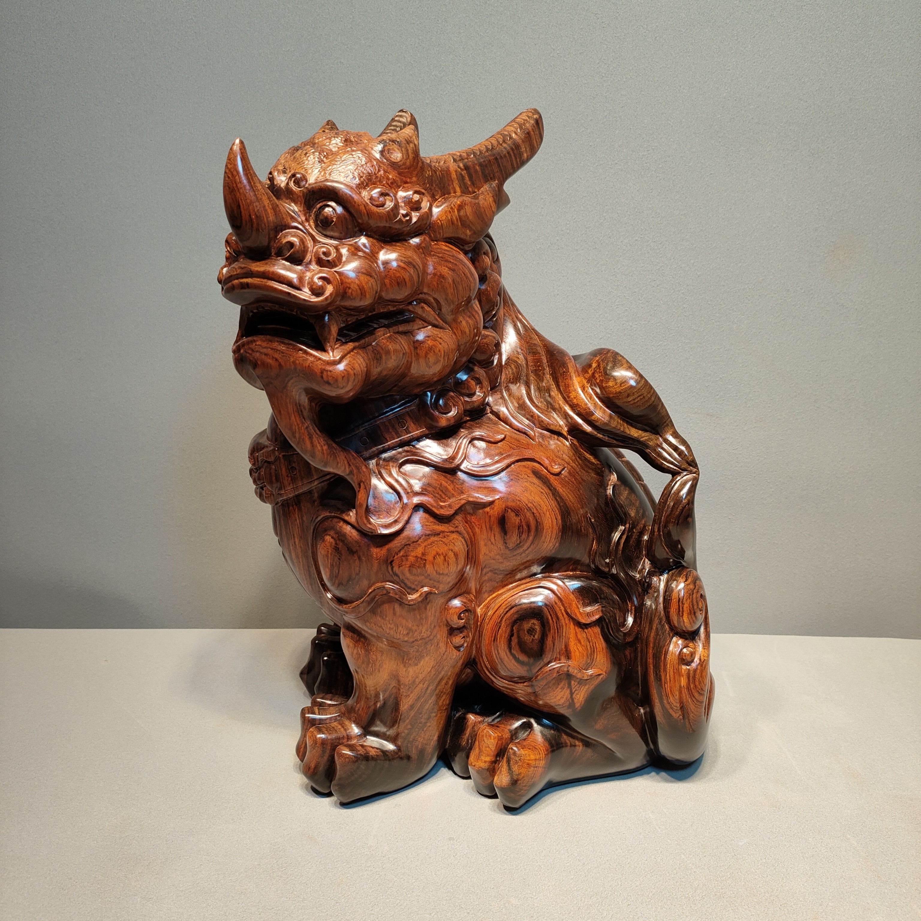 老挝大红酸枝，瑞兽，貔貅